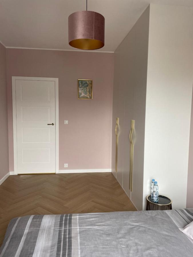 Nowy Apartment Przy Placu Szembeka Varşova Dış mekan fotoğraf
