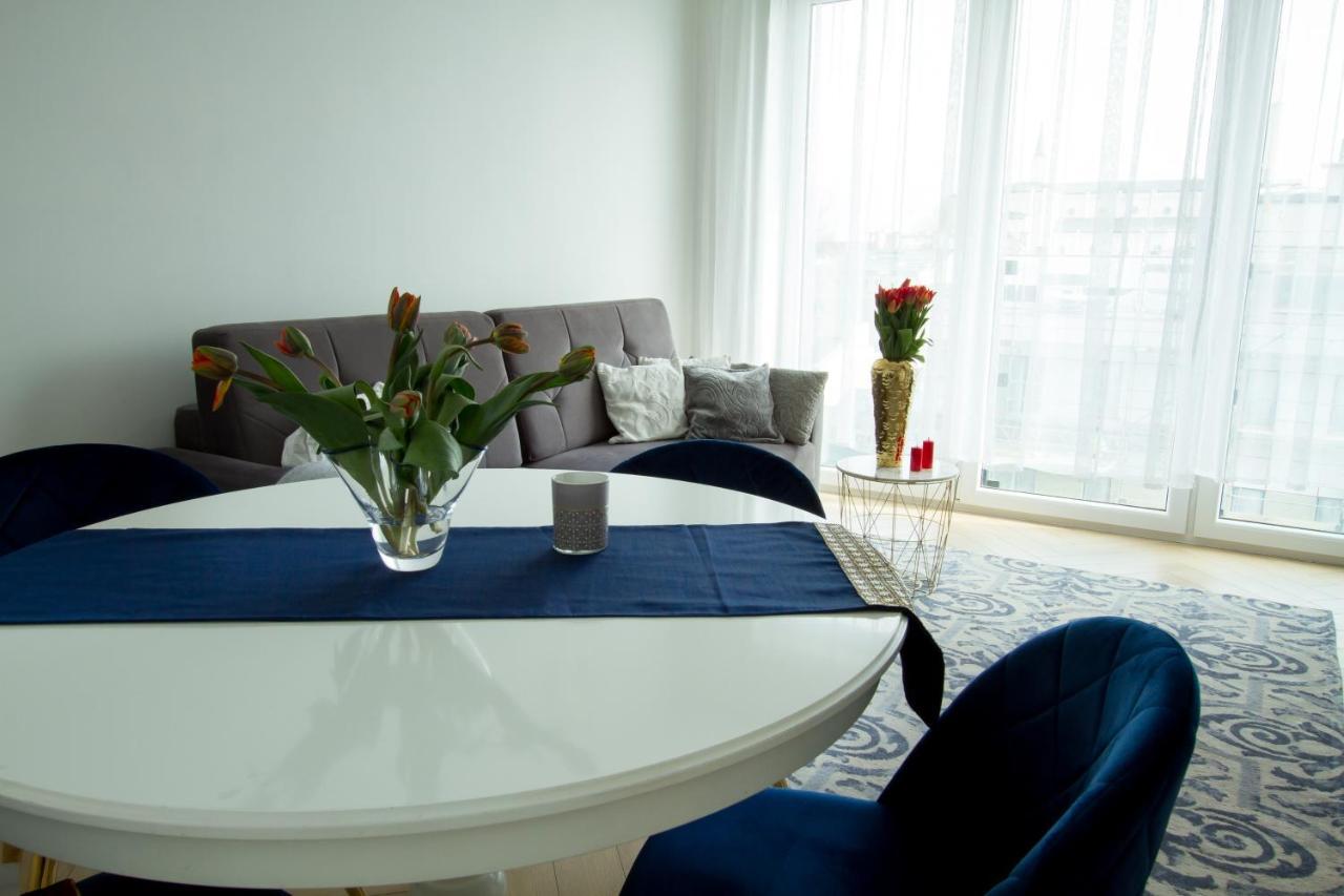 Nowy Apartment Przy Placu Szembeka Varşova Dış mekan fotoğraf