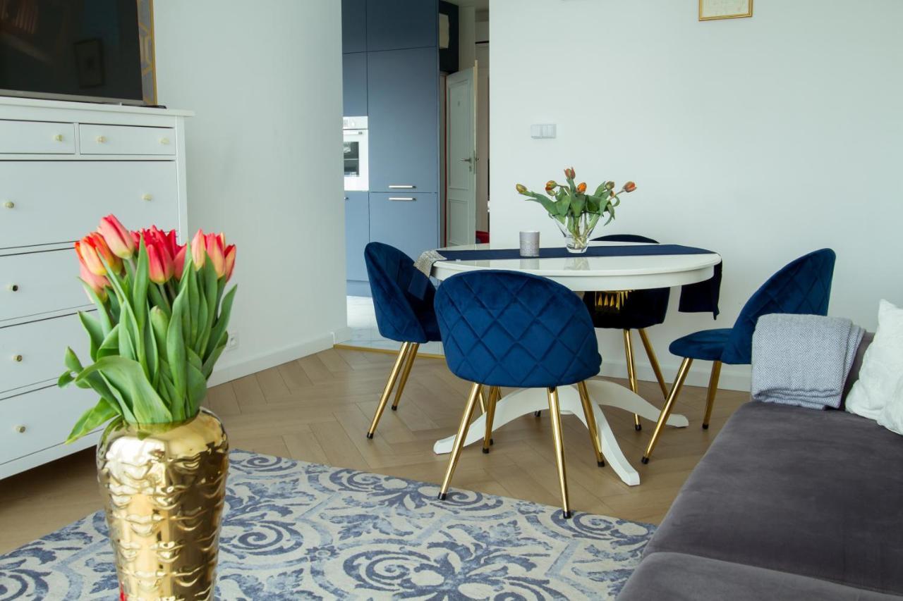 Nowy Apartment Przy Placu Szembeka Varşova Dış mekan fotoğraf