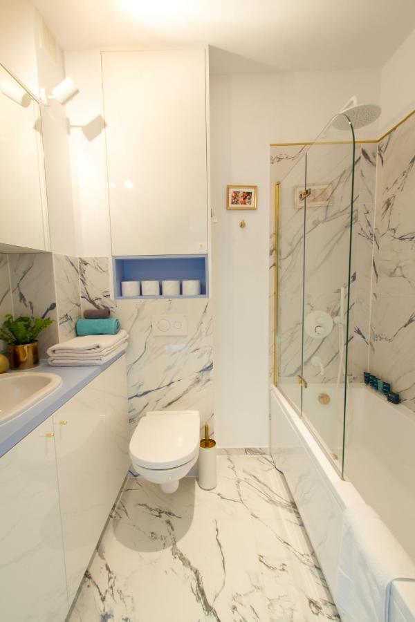 Nowy Apartment Przy Placu Szembeka Varşova Dış mekan fotoğraf